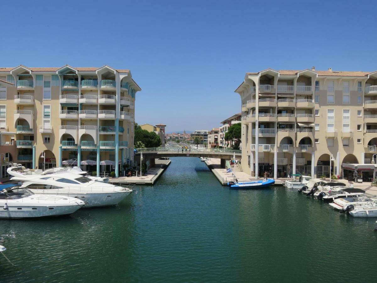 Appartement Port Frejus Avec Loggia Et Acces Plages A Pieds Bagian luar foto